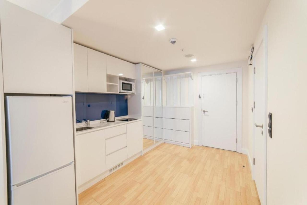 Orbi City Sea Side & Sea View Apartments Батуми Екстериор снимка