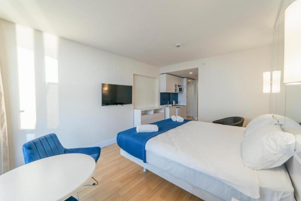Orbi City Sea Side & Sea View Apartments Батуми Екстериор снимка