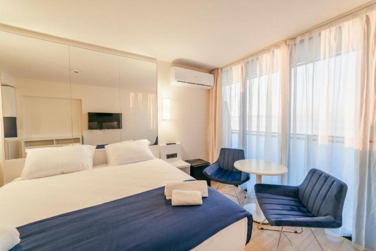 Orbi City Sea Side & Sea View Apartments Батуми Екстериор снимка