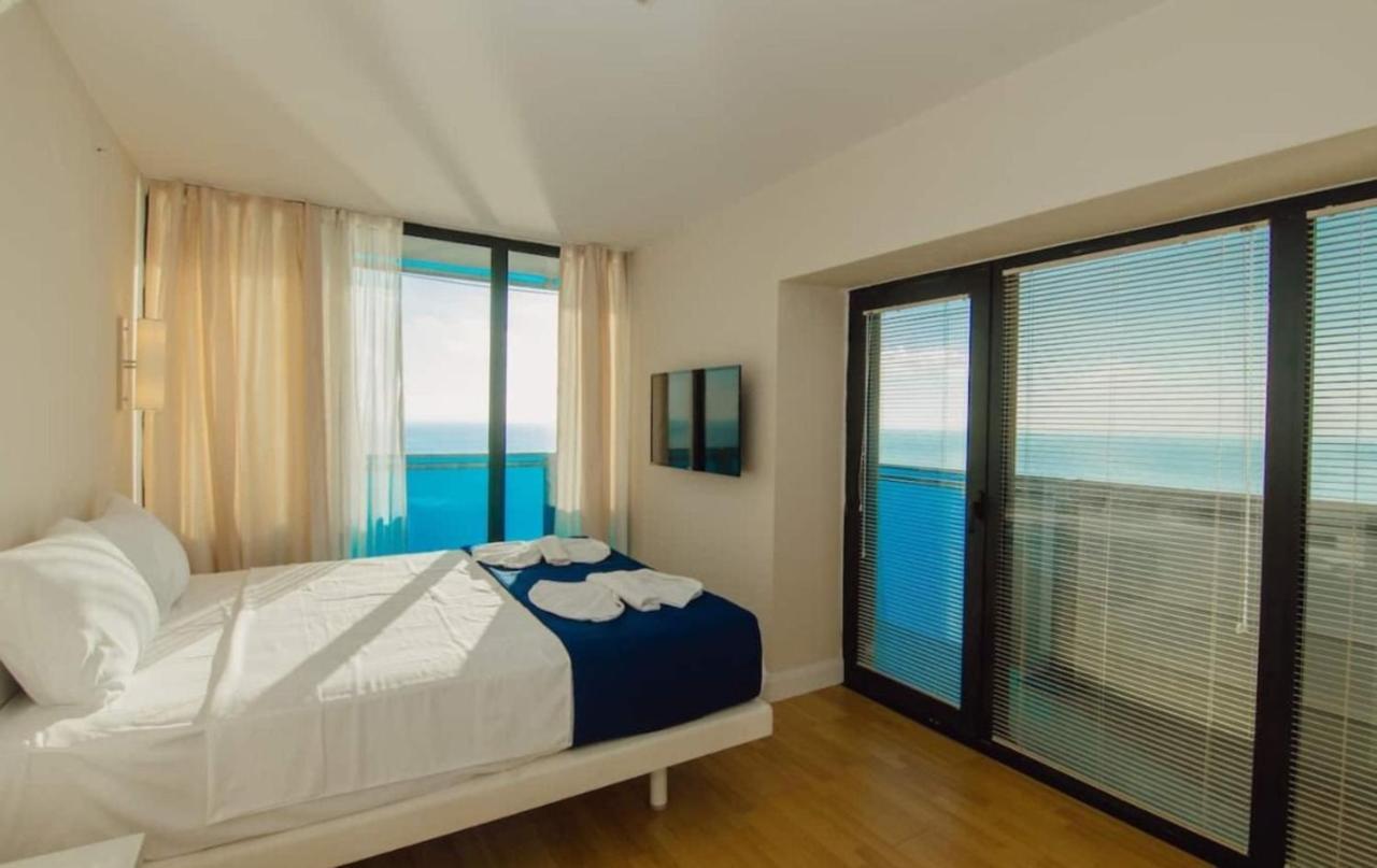 Orbi City Sea Side & Sea View Apartments Батуми Екстериор снимка