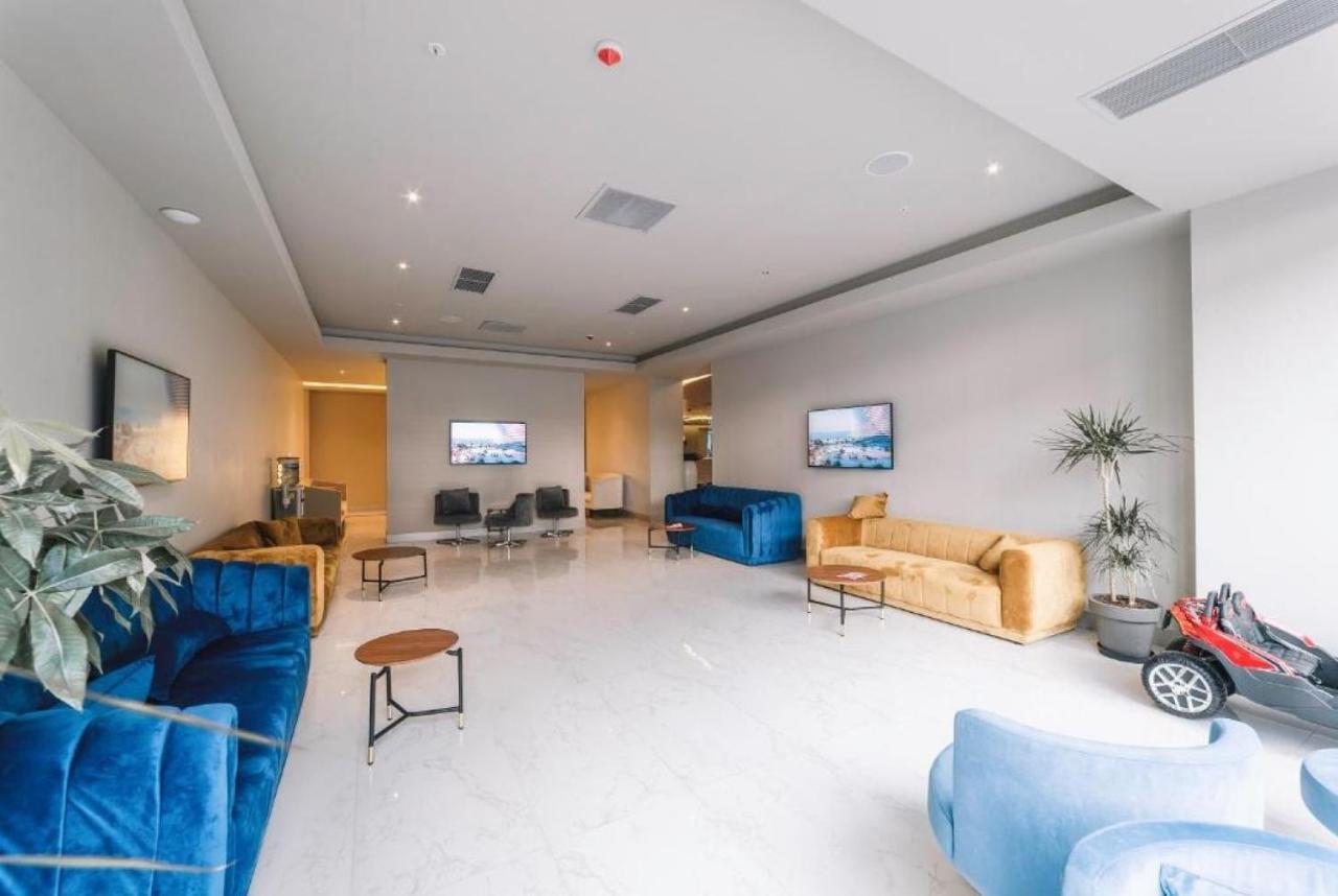 Orbi City Sea Side & Sea View Apartments Батуми Екстериор снимка